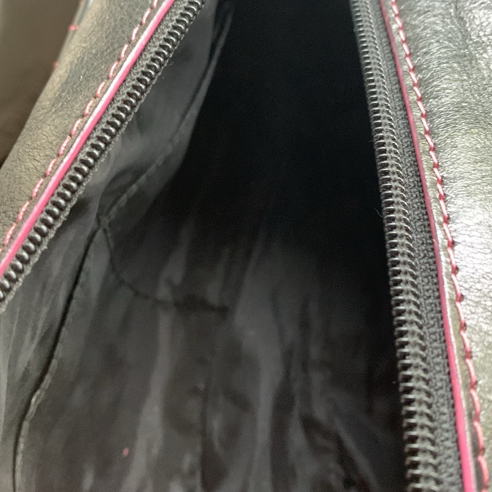 Kenneth Cole Reaction Black and Pink Leather Shoulder or Hand Bag - Picture 7 of 8